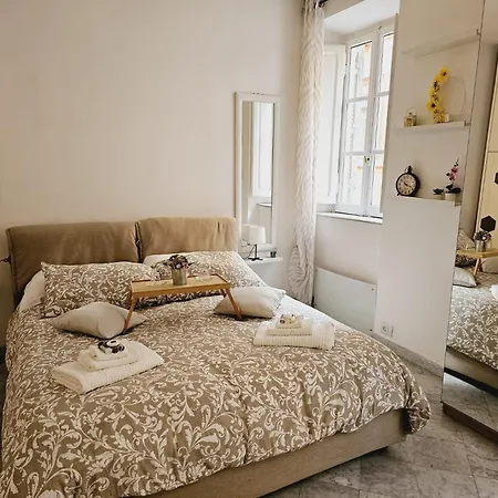 Domus Ibernesi * Roma