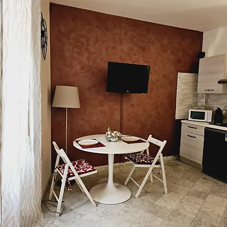 Domus Ibernesi Apartment